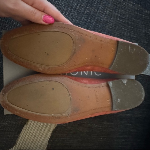 Vionic Flats - Picture 6 of 6